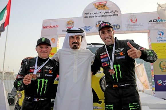 Dr Mohammed Ben Sulayem with winners, 2013 Abu Dhabi Desert Challenge