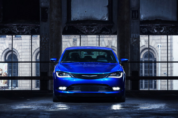 2015 Chrysler 200 revealed at Detroit