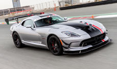 Hot laps in a 2016 Viper ACR in Dubai
